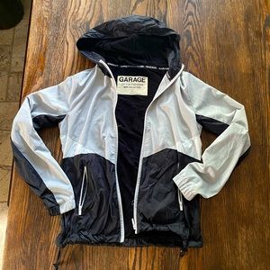 Garage windbreaker